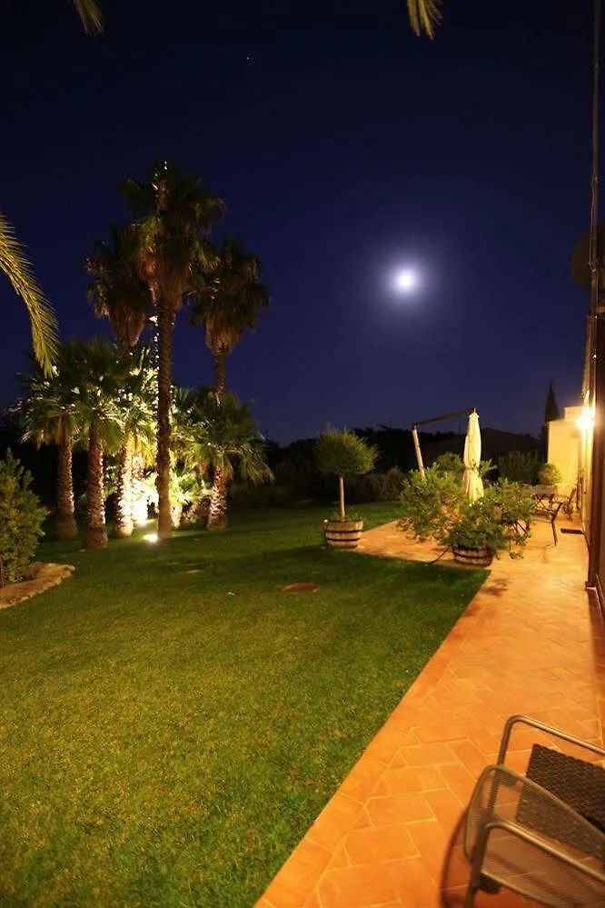 Tenuta Aguglia Noto 3*,